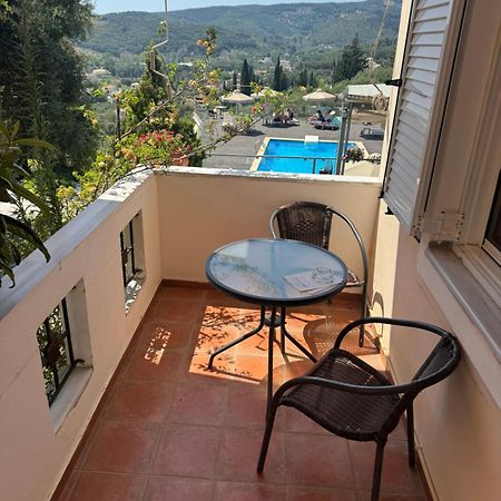Diogenis Parga Studios Luaran gambar