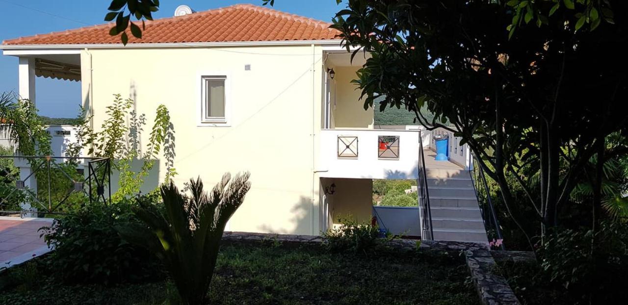 Diogenis Parga Studios Luaran gambar