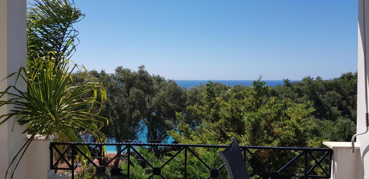 Diogenis Parga Studios Luaran gambar