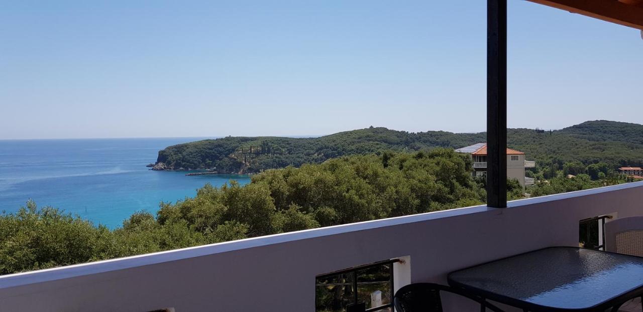 Diogenis Parga Studios Luaran gambar